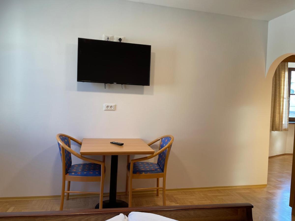 Gasthof Goldenes Lamm Vahrn Екстер'єр фото