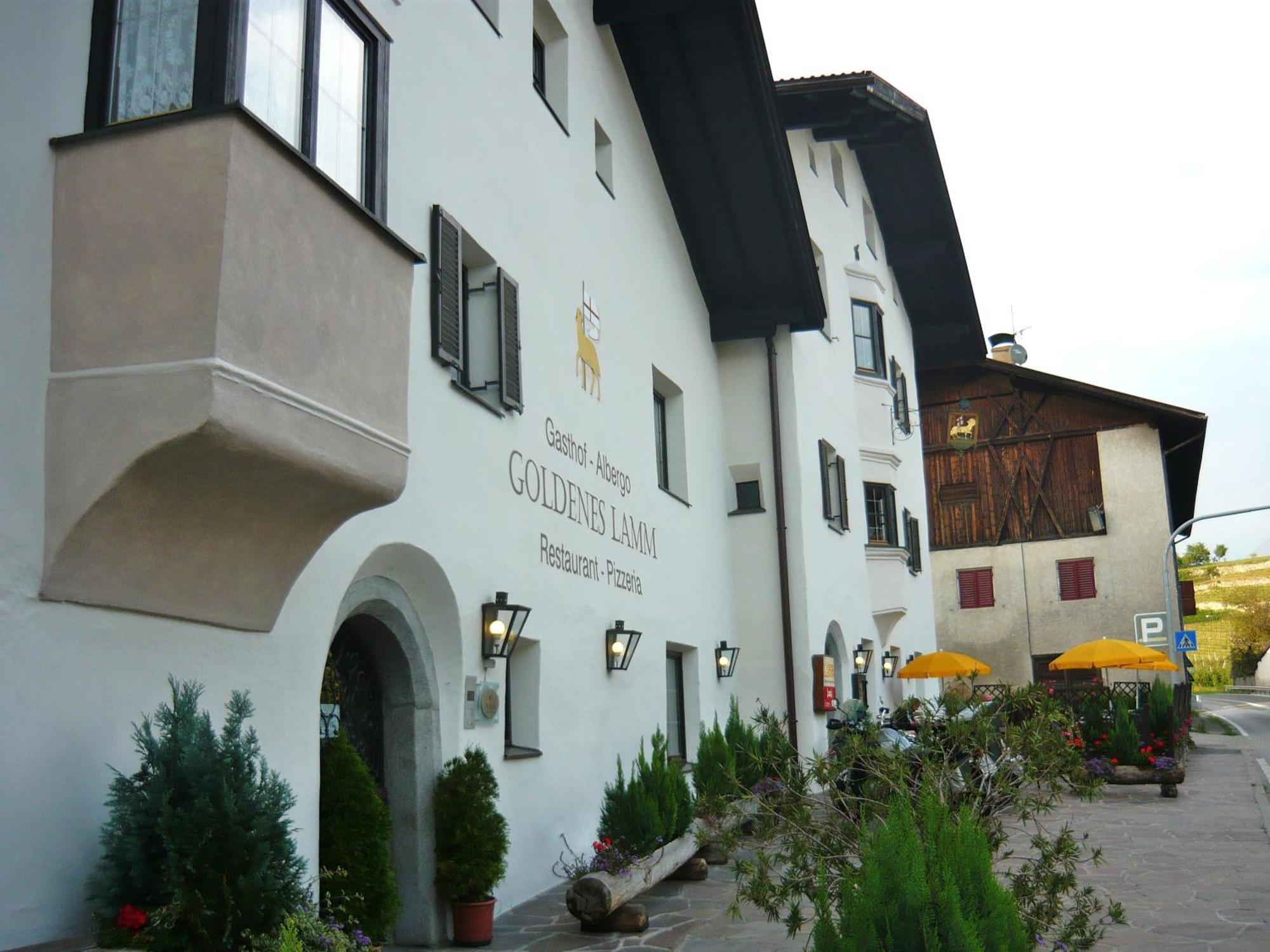 Gasthof Goldenes Lamm Vahrn Екстер'єр фото
