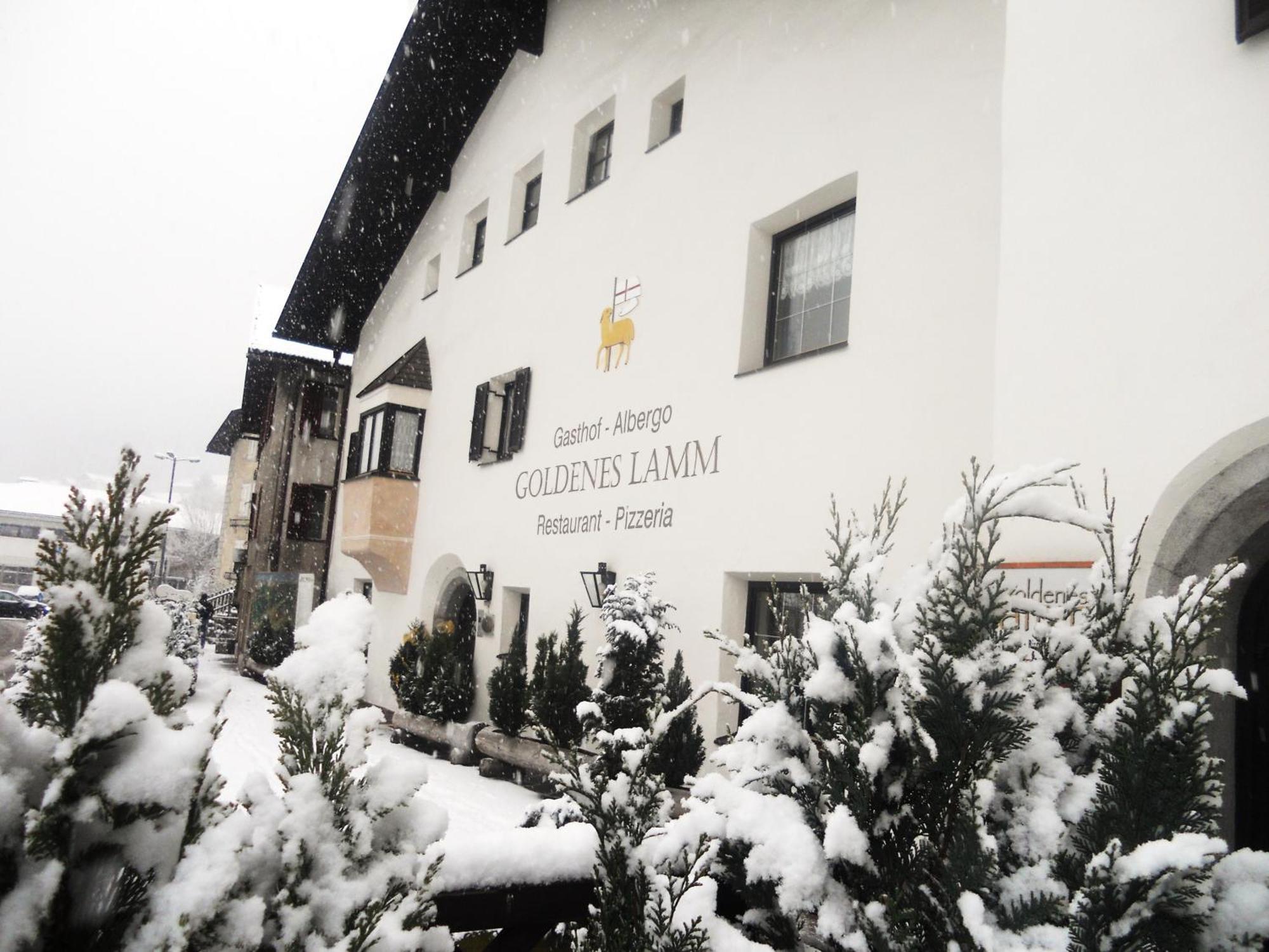 Gasthof Goldenes Lamm Vahrn Екстер'єр фото