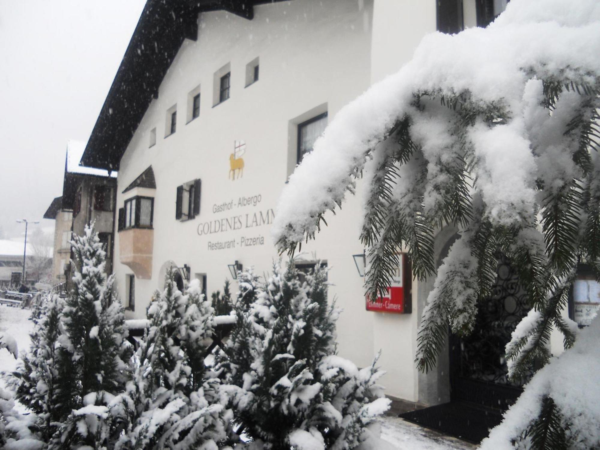 Gasthof Goldenes Lamm Vahrn Екстер'єр фото