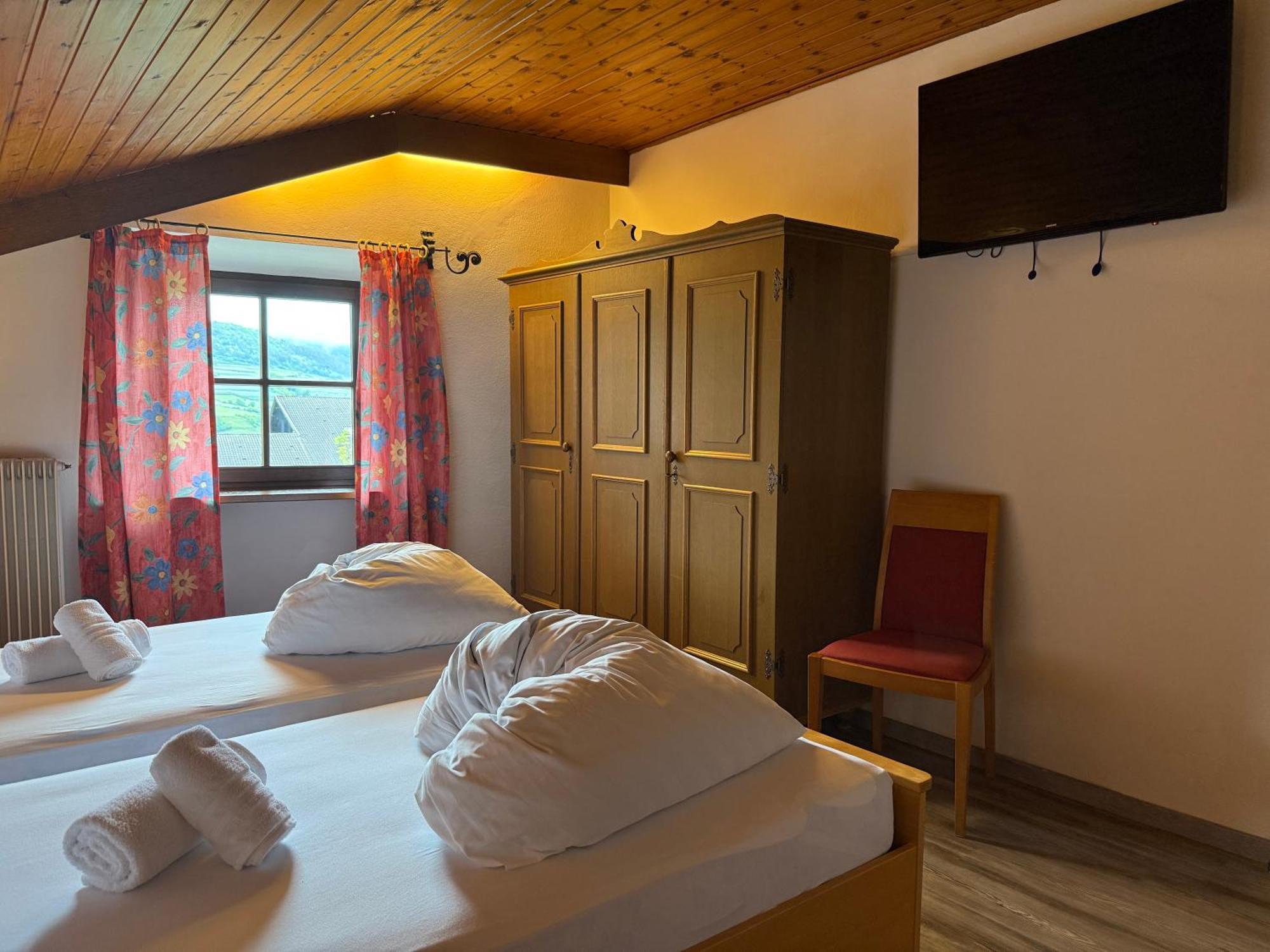 Gasthof Goldenes Lamm Vahrn Екстер'єр фото