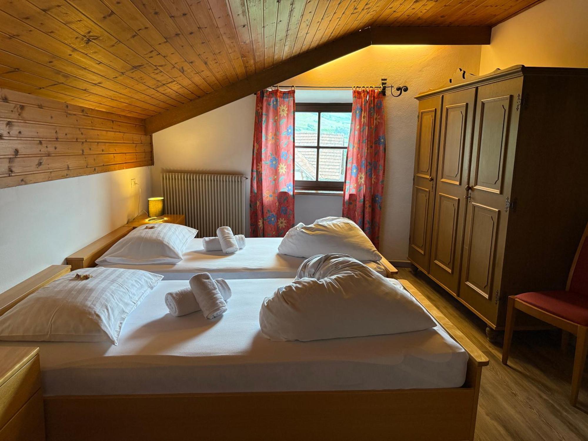 Gasthof Goldenes Lamm Vahrn Екстер'єр фото