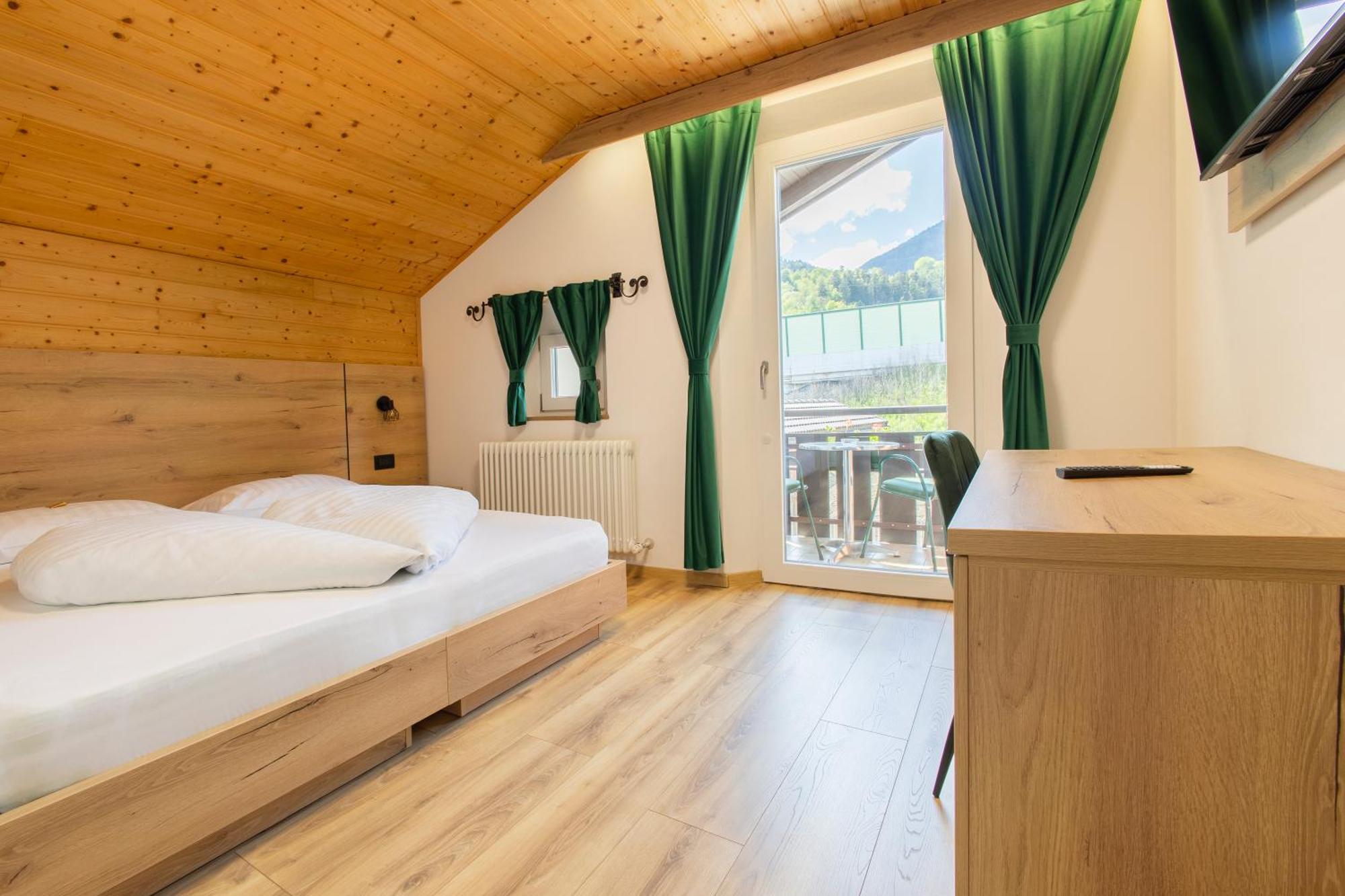 Gasthof Goldenes Lamm Vahrn Екстер'єр фото