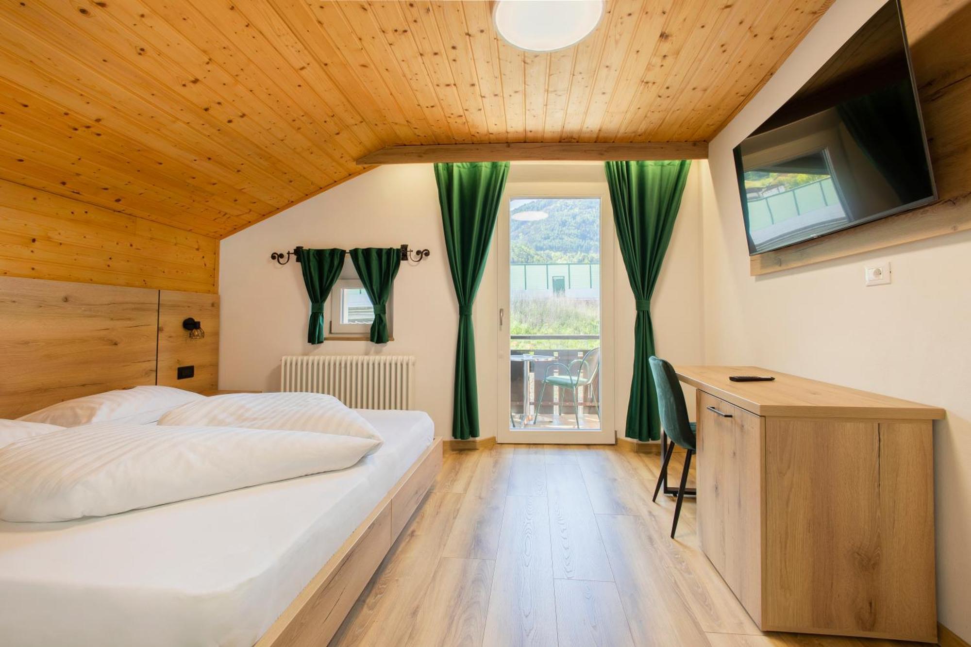 Gasthof Goldenes Lamm Vahrn Екстер'єр фото