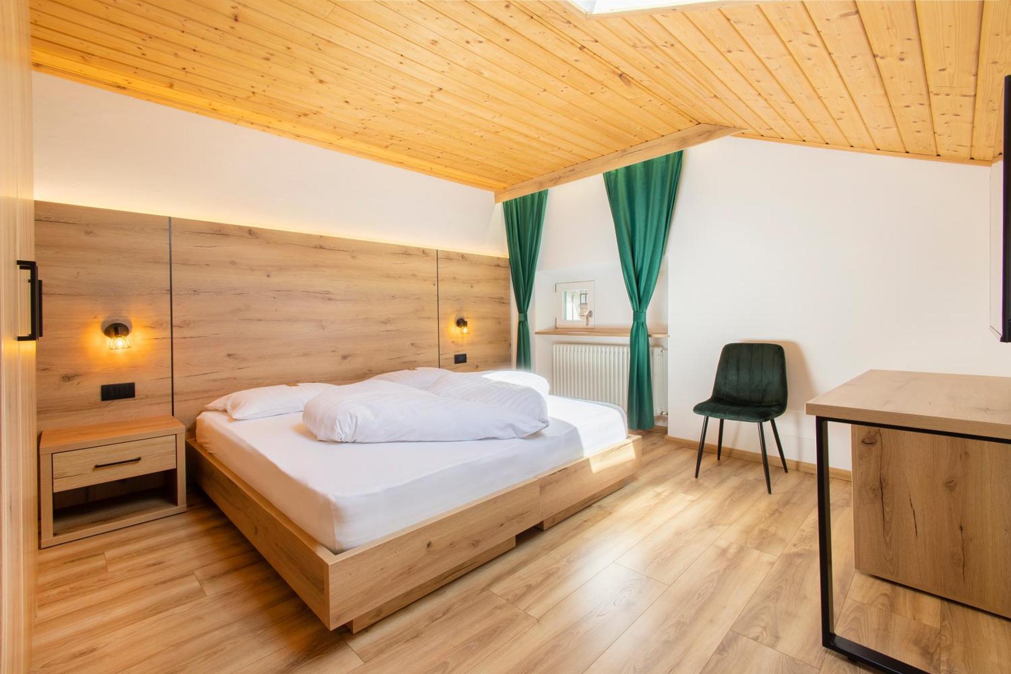 Gasthof Goldenes Lamm Vahrn Екстер'єр фото