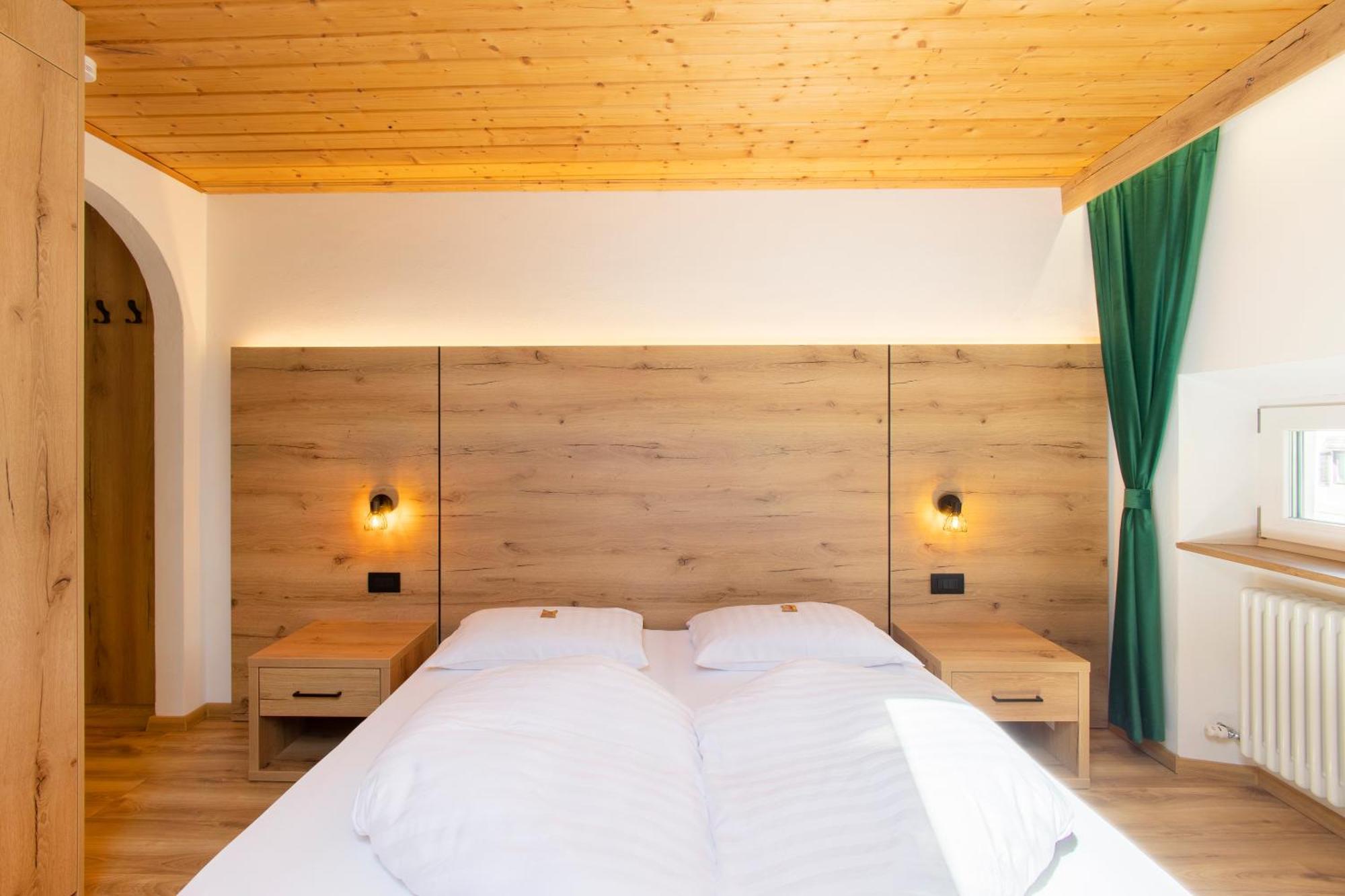 Gasthof Goldenes Lamm Vahrn Екстер'єр фото