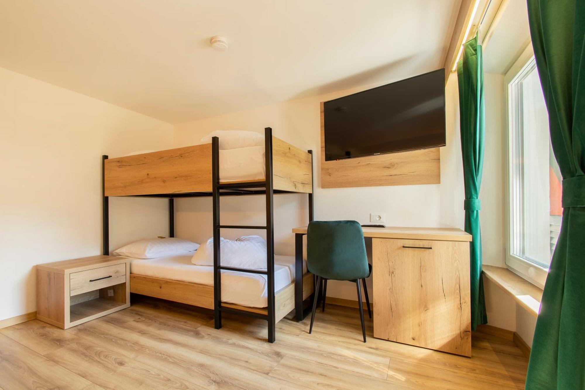 Gasthof Goldenes Lamm Vahrn Екстер'єр фото